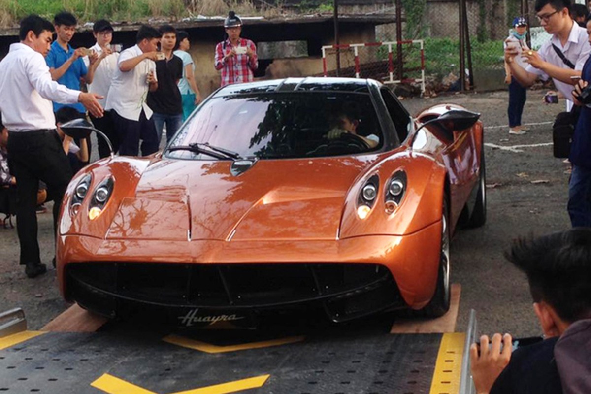 Pagani Huayra gia 78 ty cua Minh nhua sap ra bien so